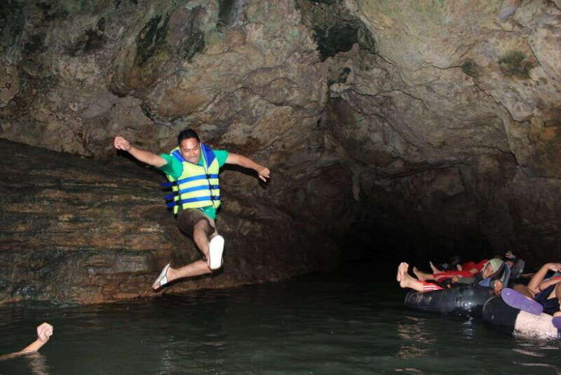 yogyakarta-jomblang-cave-pindul-cave-guided-shared-tour