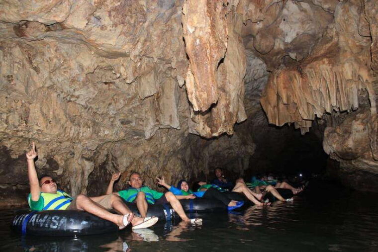 yogyakarta-jomblang-cave-pindul-cave-guided-shared-tour