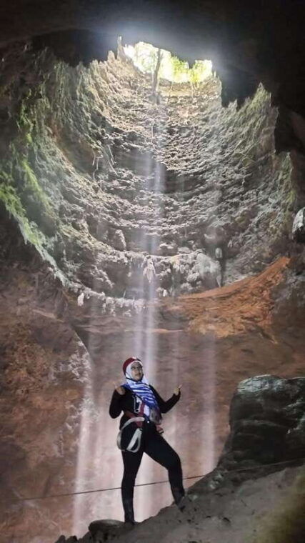 yogyakarta-jomblang-cave-pindul-cave-guided-shared-tour