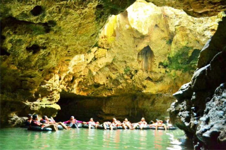 yogyakarta-jomblang-cave-pindul-cave-with-donut-boat-ride