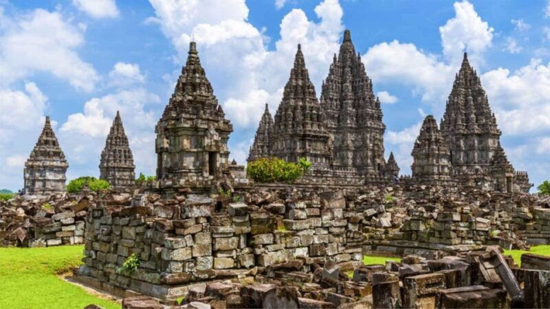 yogyakarta-jomblang-cave-prambanan-temple-full-day-tour
