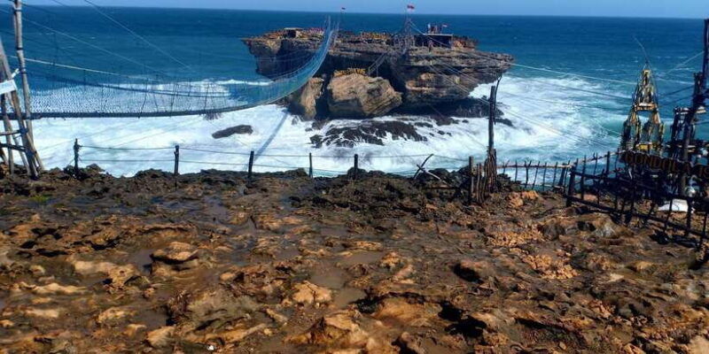 yogyakarta-jomblang-cave-timang-beach