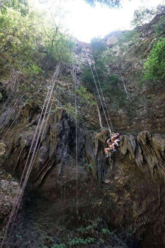 yogyakarta-jomblang-cave-timang-beach-with-lunch-gondola