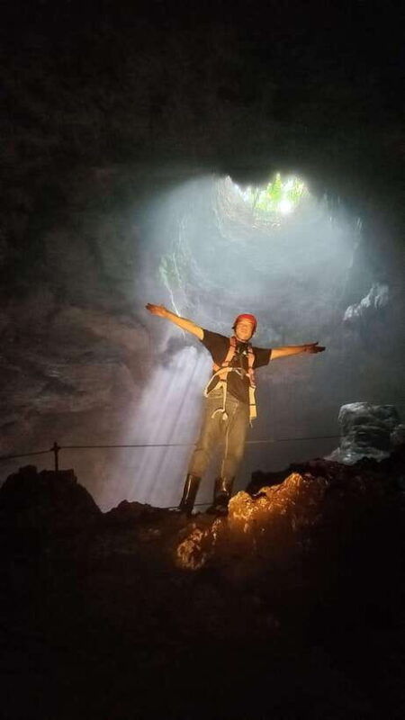 yogyakarta-jomblang-cave-timang-beach-with-lunch-gondola
