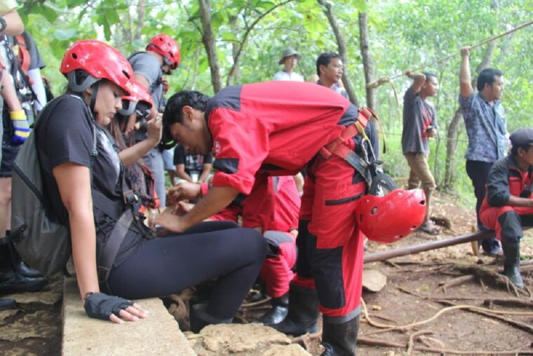yogyakarta-jomblang-pindul-cave-guided-adventure
