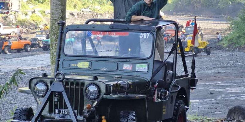 yogyakarta-merapi-jeep-sunrise-tour-and-pindul-cave-tubing