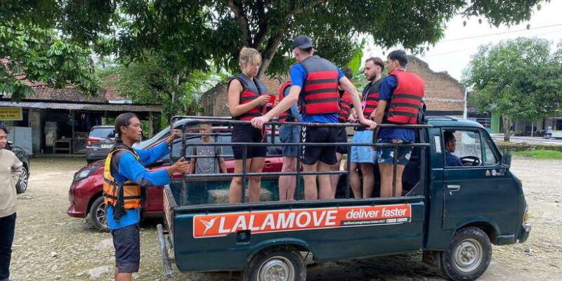 yogyakarta-merapi-jeep-sunrise-tour-and-pindul-cave-tubing