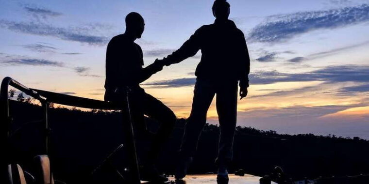 yogyakarta-merapi-jeep-sunrise-tour-and-pindul-cave-tubing