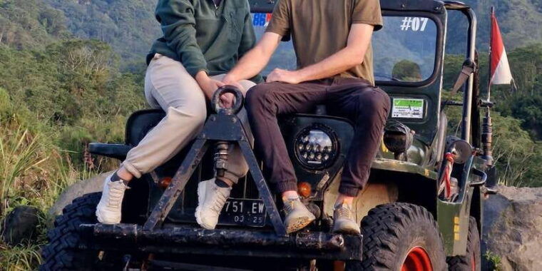 yogyakarta-merapi-sunrise-jeep-tour-and-jomblang-cave-tour