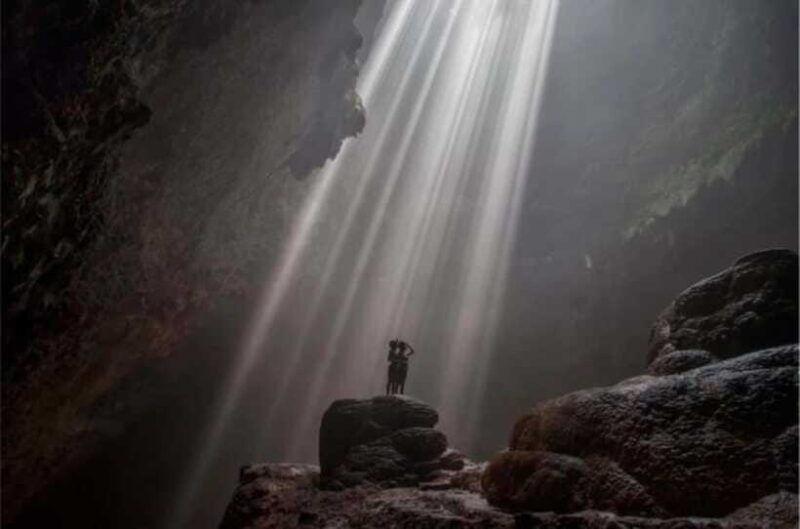 yogyakarta-merapi-sunrise-jomblang-pindul-cave-day-tour