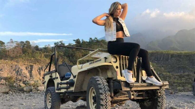 yogyakarta-merapi-sunrise-jomblang-pindul-cave-day-tour