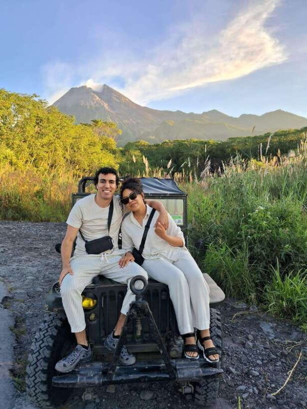 yogyakarta-merapi-sunrise-jomblang-pindul-guided-tour