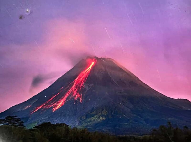 Yogyakarta: Merapi Volcano Night Trip with Lava & Star View - What makes this tour special?