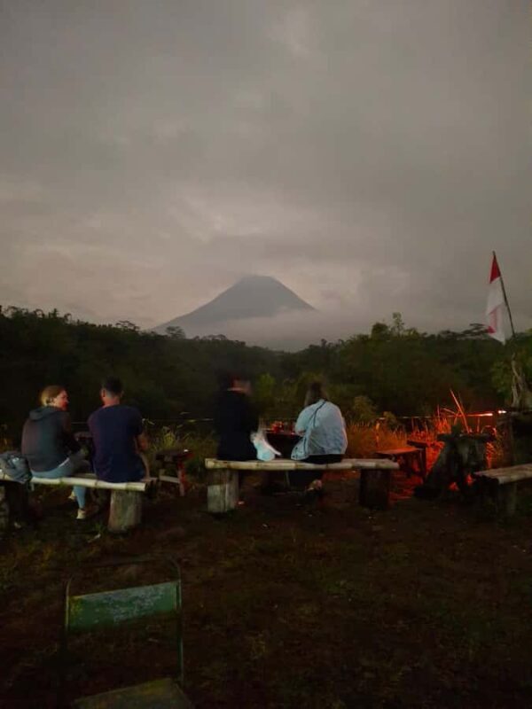 Yogyakarta: Merapi Volcano Night Trip with Lava & Star View - Practical considerations