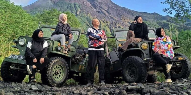 yogyakarta-mount-merapi-and-pindul-cave-tubing-day-tour