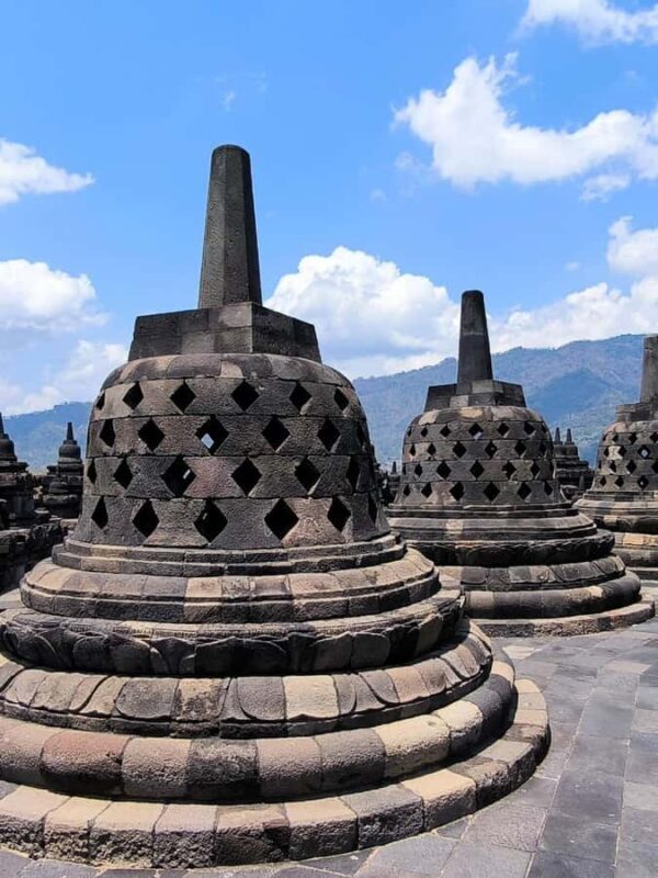 Yogyakarta : Mount Merapi jeep 4X4 tour & Borobudur ClimbUp - What Makes This Tour Stand Out