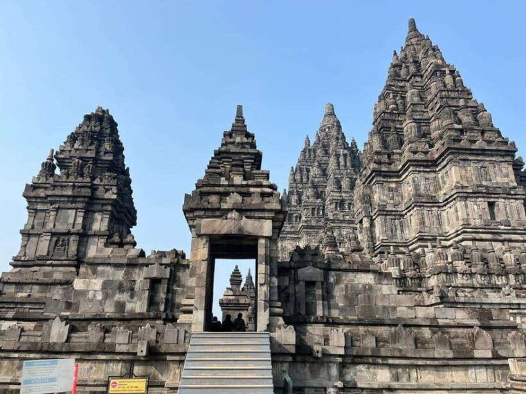 yogyakarta-mount-merapi-jeep-and-prambanan-guided-tour