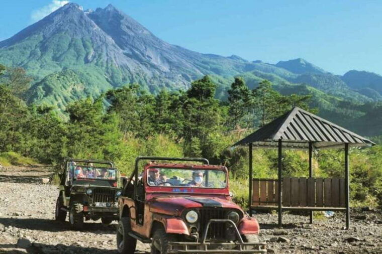 yogyakarta-mount-merapi-jeep-tour-prambanan-temple