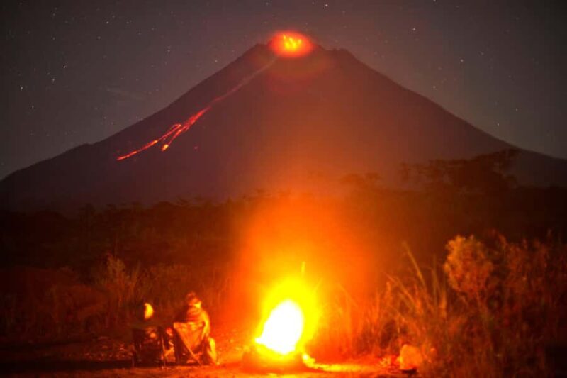 Yogyakarta: Mount Merapi Night Lava Tour with Photographer - Key Points