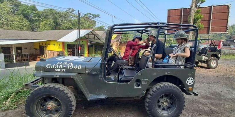 yogyakarta-mount-merapi-offroad-jeep-with-guide