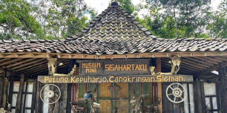 yogyakarta-mt-merapi-jeep-lava-tour-guided-tour