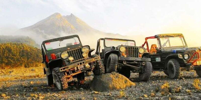 yogyakarta-mt-merapi-jomblang-cave-timang-beach-day-tour