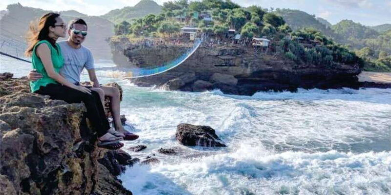 yogyakarta-mt-merapi-jomblang-cave-timang-beach-day-tour