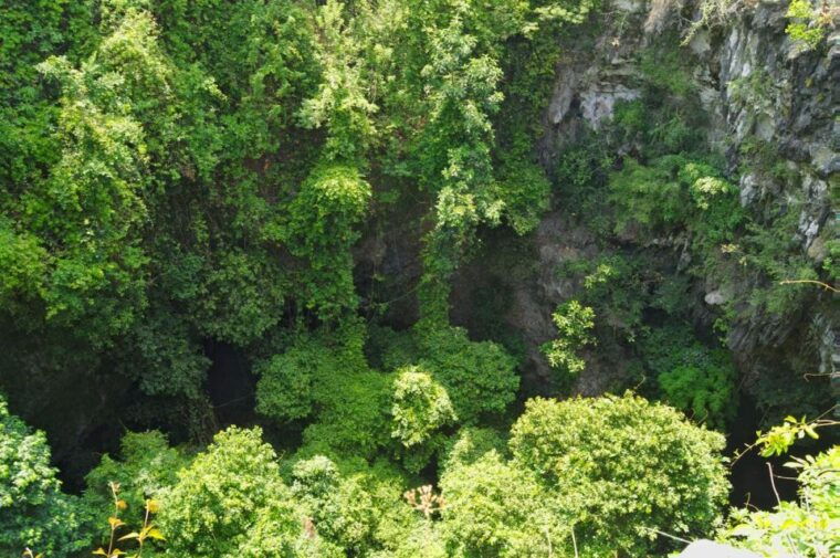 yogyakarta-mt-merapi-sunrise-jomblang-pindul-cave-tour