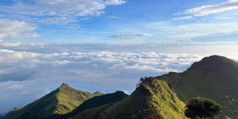 yogyakarta-mt-merbabu-1-day-hike-camping-options