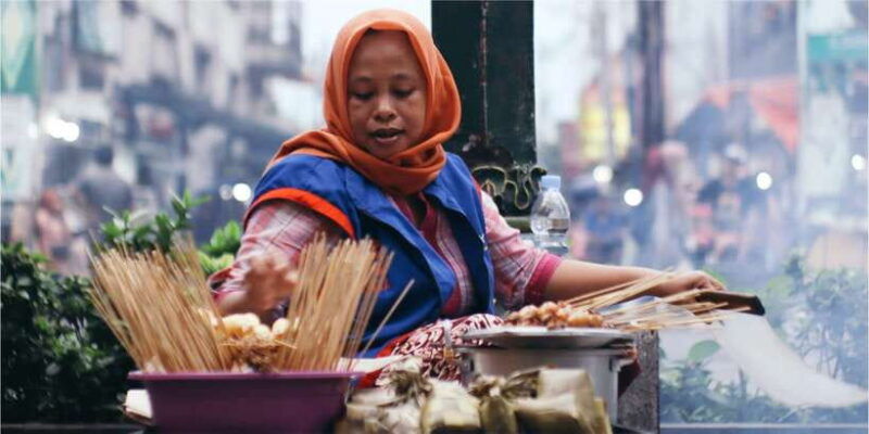 yogyakarta-night-walking-and-street-food-tasting-tour