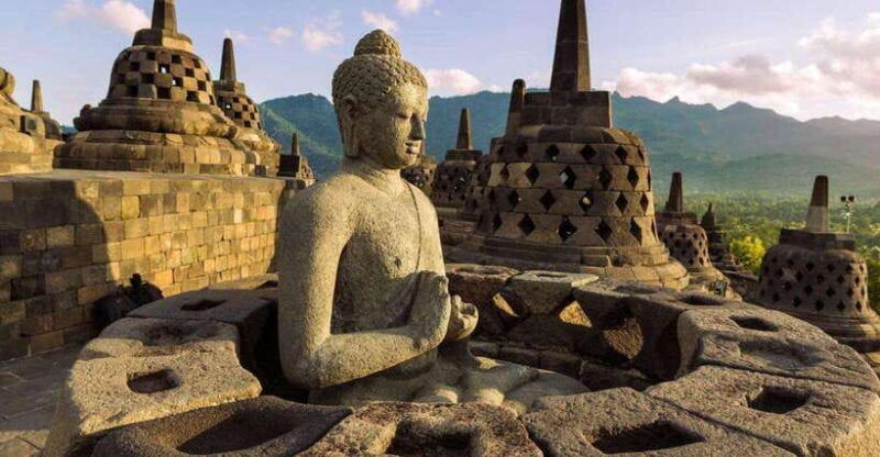 yogyakarta-palace-borobudur-prambanan-temple-guided-tour
