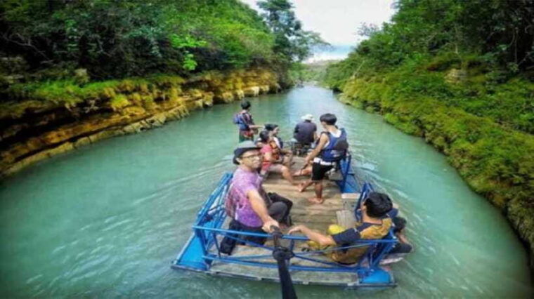 yogyakarta-palace-taman-sari-waterfall-and-pine-forest