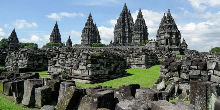 yogyakarta-palace-water-castle-unesco-temple-guided-tour