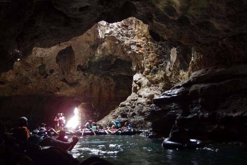 yogyakarta-pindul-cave-and-oyo-river-adventure-trip