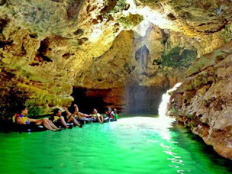 yogyakarta-pindul-cave-oyo-river-timang-beach-adventure