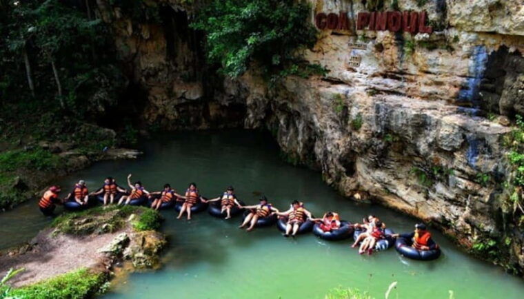 yogyakarta-pindul-cave-srigetuk-waterfall-and-pine-forest