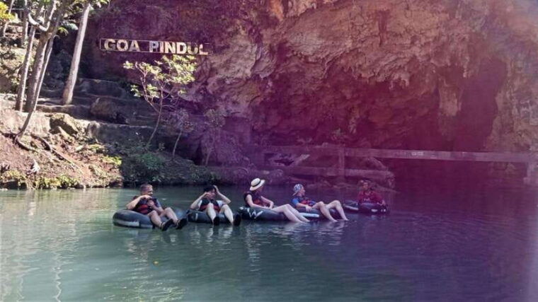 yogyakarta-pindul-cave-tubing-and-oyo-river-tubing