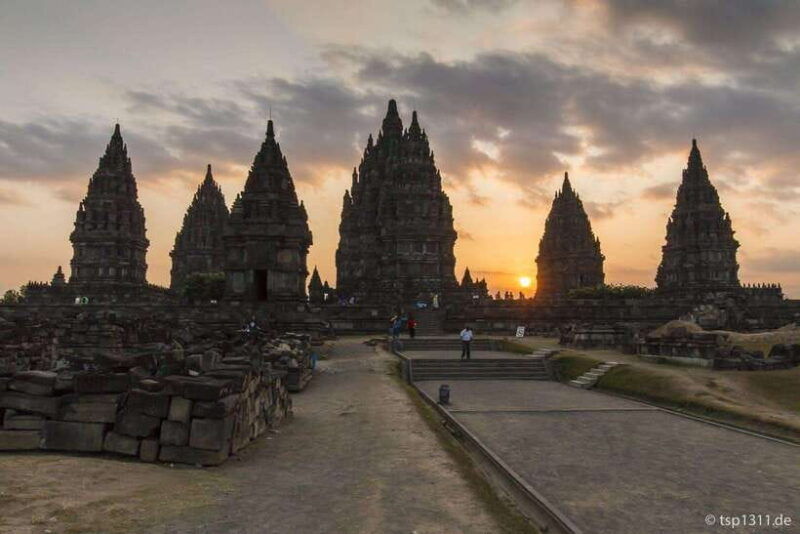 yogyakarta-prambanan-and-borobudur-full-access-guarantee
