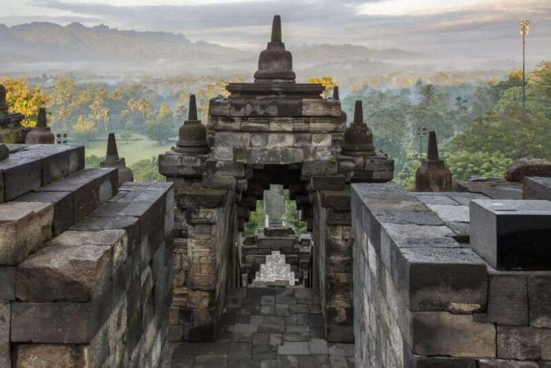 yogyakarta-prambanan-and-borobudur-temples-guided-tour