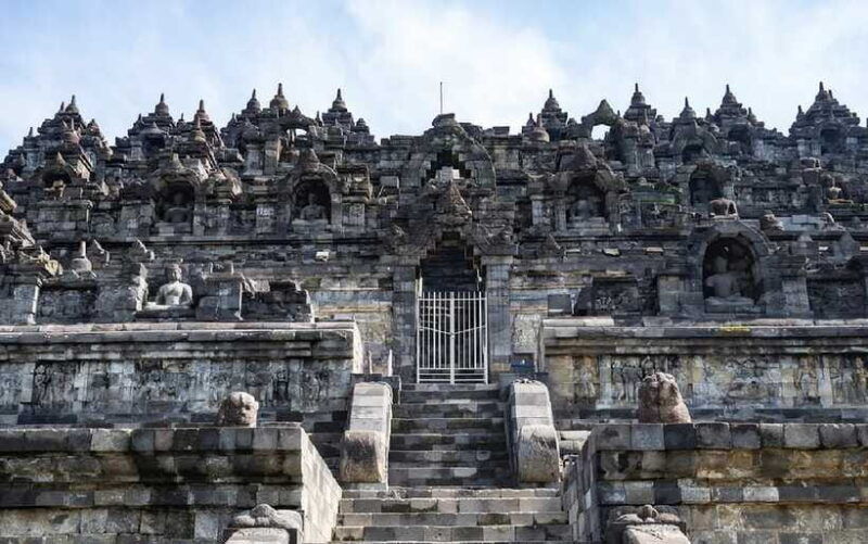 yogyakarta-prambanan-and-borobudur-temples-guided-tour
