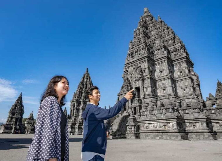 yogyakarta-prambanan-and-borobudur-temples-guided-tour