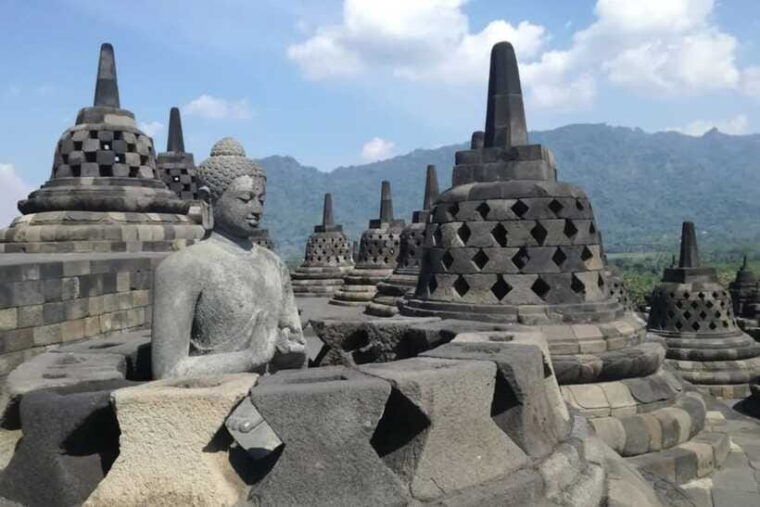 yogyakarta-prambanan-and-borobudur-temples-guided-tour