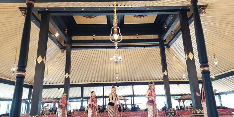 yogyakarta-prambanan-temple-morning-tour-and-palace-tour