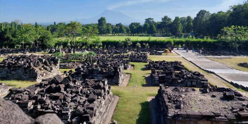 yogyakarta-prambanan-temple-morning-tour-and-palace-tour