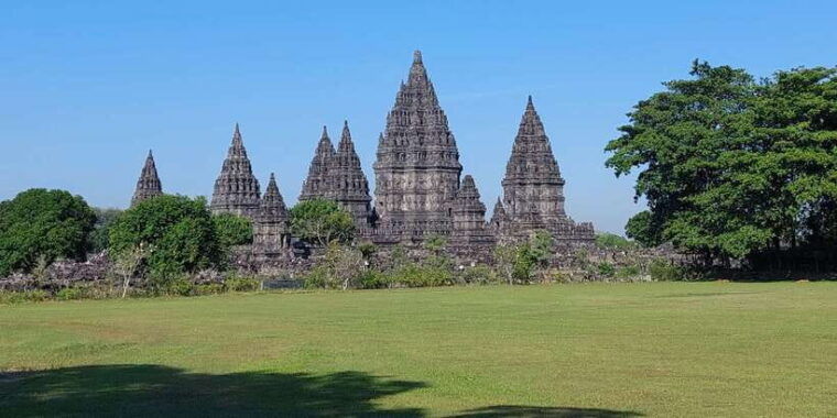 yogyakarta-prambanan-temple-morning-tour-and-palace-tour