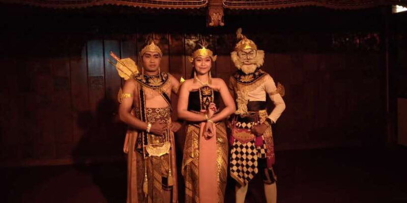 yogyakarta-prambanan-temple-ramayana-ballet-performance