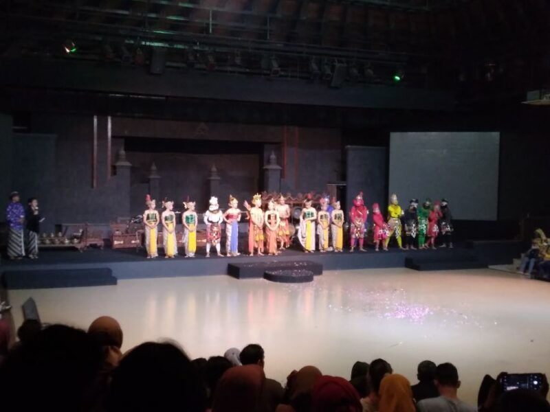 yogyakarta-prambanan-temple-ramayana-ballet-performance