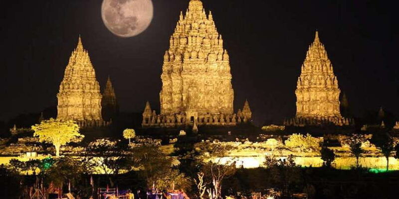 yogyakarta-prambanan-temple-sunset-and-ramayana-ballet