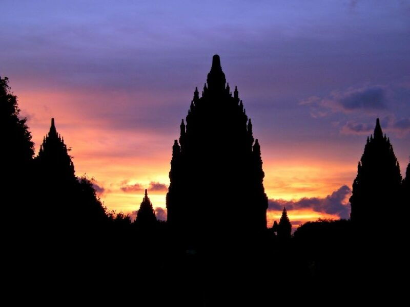 yogyakarta-prambanan-temple-sunset-with-expert-local-guide