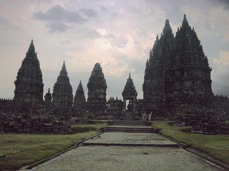 yogyakarta-prambanan-temple-sunset-with-expert-local-guide